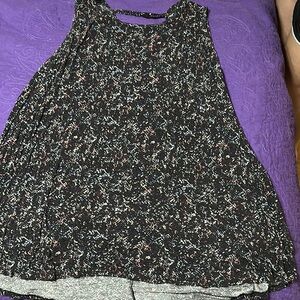 Women's Black and White Sleeveless Top